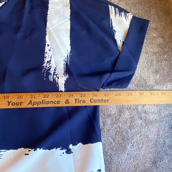 Blue and White Short Sleeve Tee New never worn - Picture 3 of 4